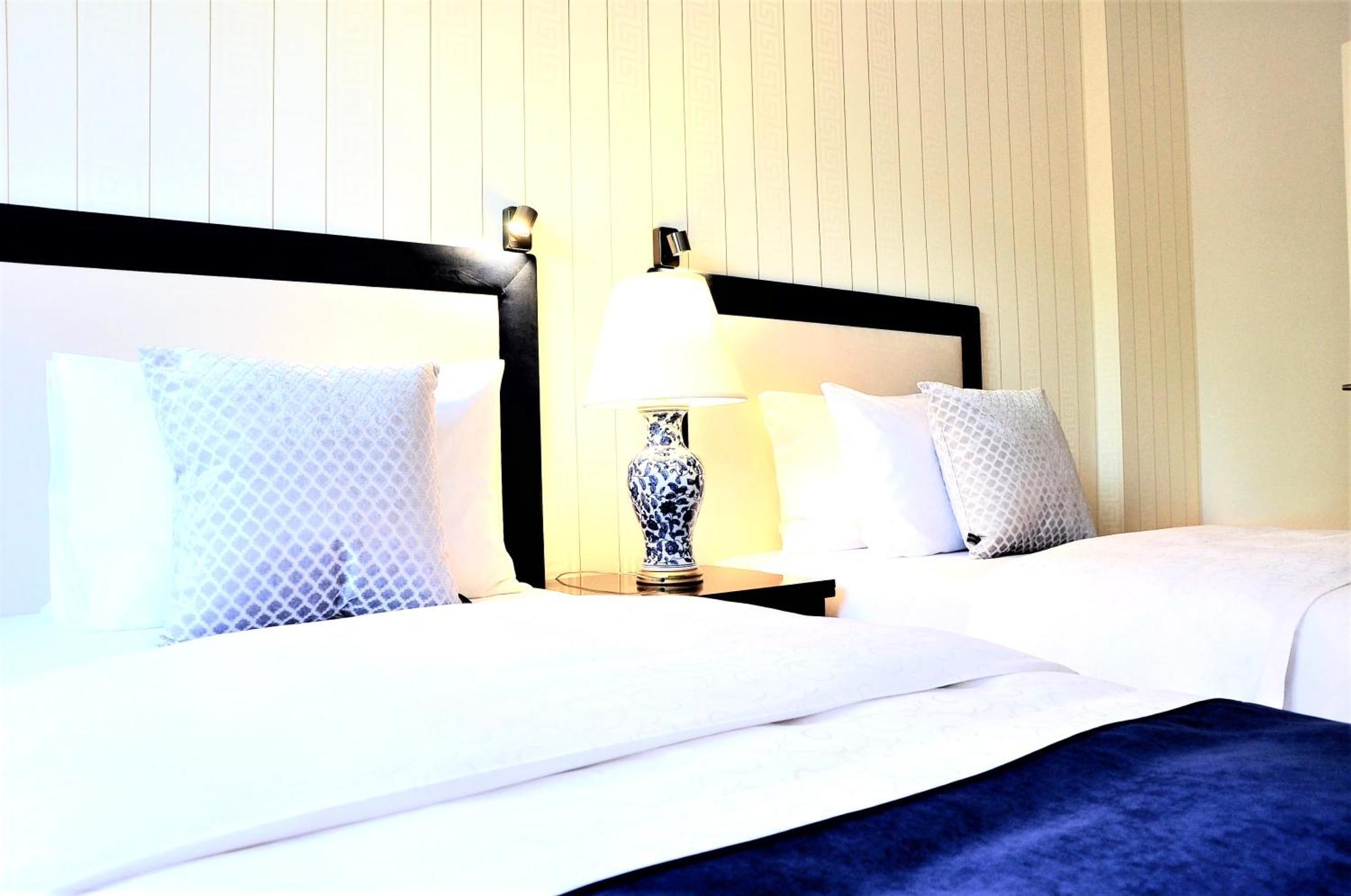 Mondrian Luxury Suites & Apartments Market Square IV Warschau Exterior foto